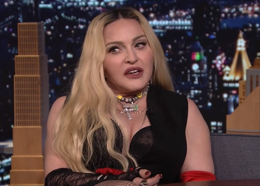 Primele declarații ale Madonnei după ce a fost la un pas de moarte. Familia artistei se așteaptă la ce e mai rău