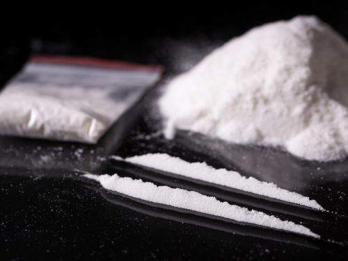 DIICOT efectuează percheziții la traficanții de droguri. Trei profesori sunt vizati de operațiunea-mamut