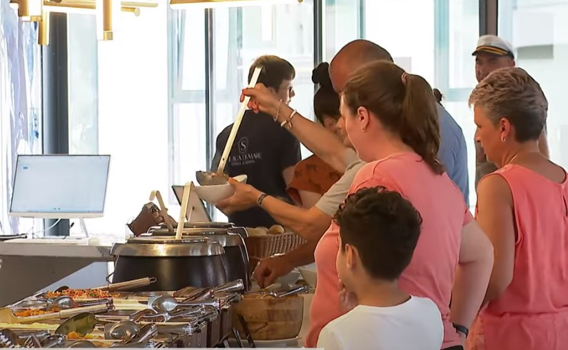 Cât costă un sejur all-inclusive pe litoralul românesc. Ce beneficii au clienții