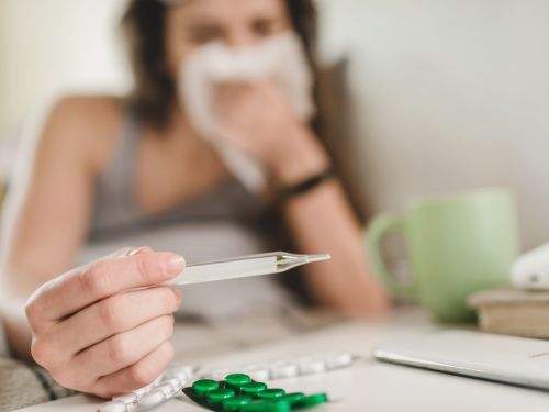 Proiect de lege: Angajații în concediu medical, verificați acasă de poliție