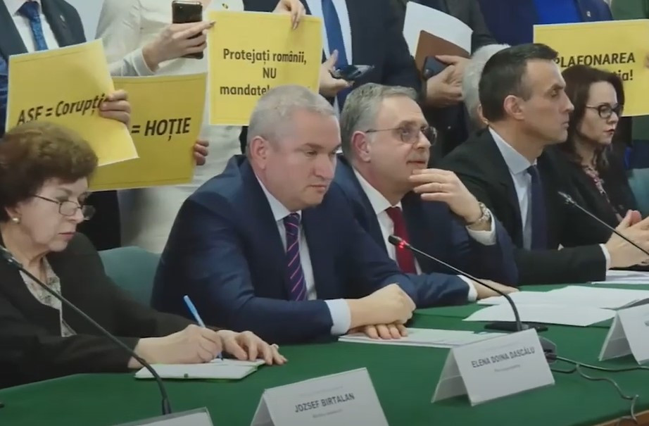 Scandal în Parlament pe RCA. Șefii ASF și-au apărat salariile de 12.000 de euro în fața aleșilor și nu vor să demisioneze