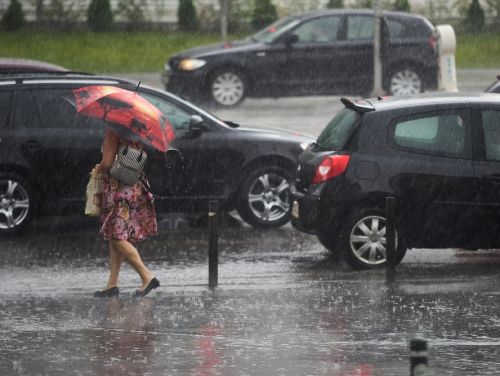 Prognoza meteo ANM pentru perioada 12 iunie - 10 iunie 2023. Temperaturi de 30 de grade Celsius și un nou val de ploi torențiale, vijelii și grindină