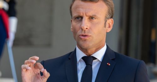 Căpetenia indigenilor Kayapo, Raoni Metuktire, decorat de Emmanuel Macron cu Legiunea de Onoare