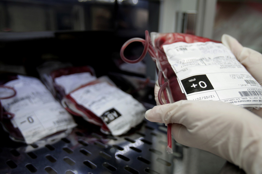 Sute de români au donat sânge pentru victimele tragediei de la Crevedia