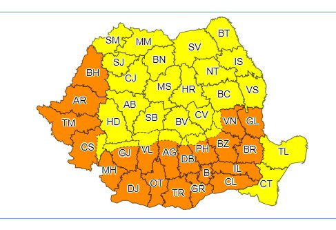 Cod portocaliu de caniculă, în România, în zilele următoare. Meteorologii: ce e mai rău încă n-a venit