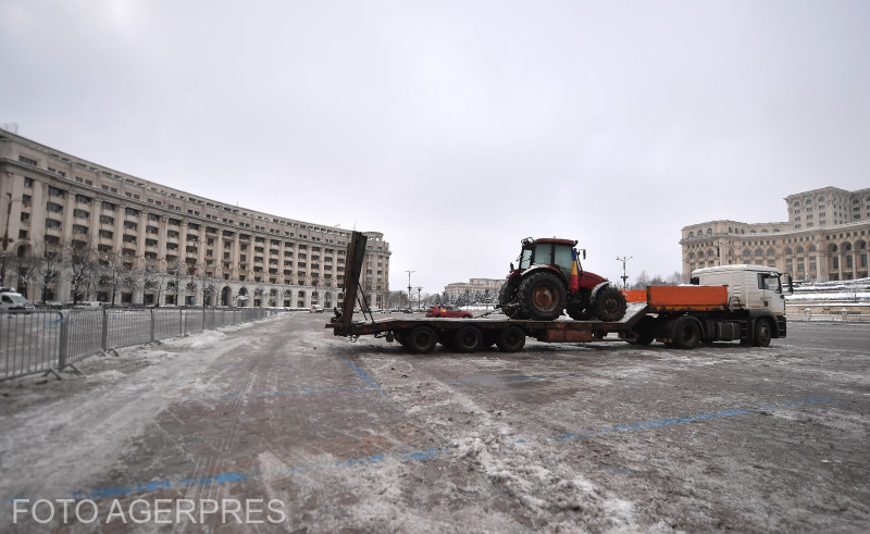 A plecat și singurul tractor care mai protesta în Piața Constituției. Azi, miniştrii Agriculturii din Uniune se vor întâlni pentru noi discuţii