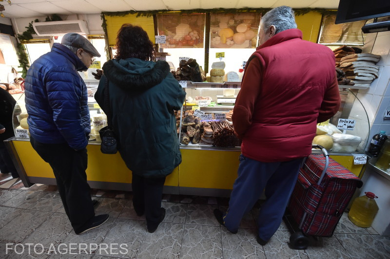 Sărbători de iarnă cu prețuri plafonate. Ce produse vor fi mai ieftine în perioada următoare