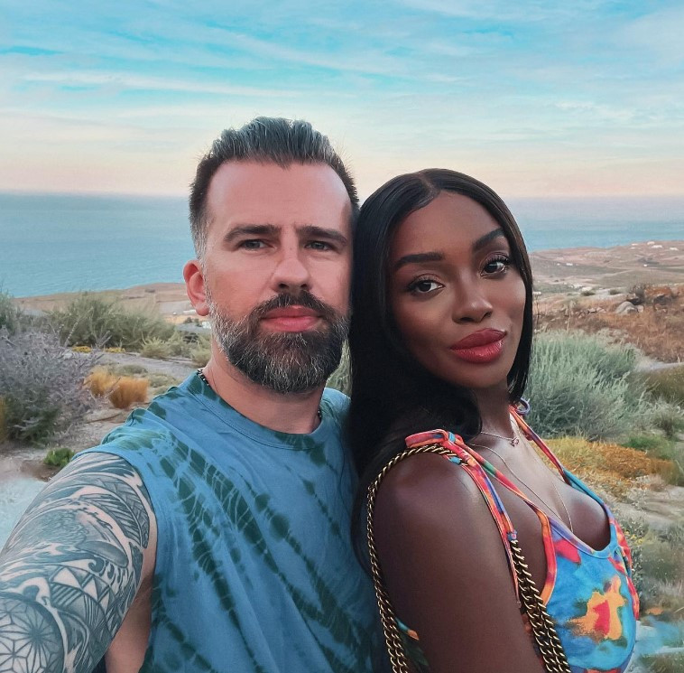 Naomi Hedman, la un pas de a-l prinde pe Florin Ristei pe picior greșit. Ce mesaje a găsit în contul cântărețului