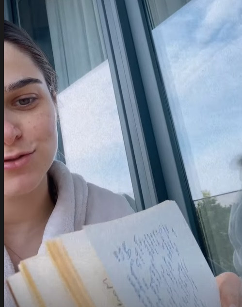 Ce i s-a întâmplat lui Theo Rose, după ce a ajuns acasă cu Sasha: „Nu-mi revin”