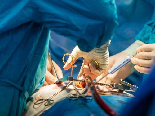 Al doilea transplant de inimă de porc la om. Organul bate în pieptul unui bărbat din SUA, de peste o lună