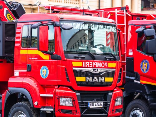 40 de pompieri și 8 autospeciale din România sunt trimise în Grecia pentru a ajuta la stingerea incendiilor