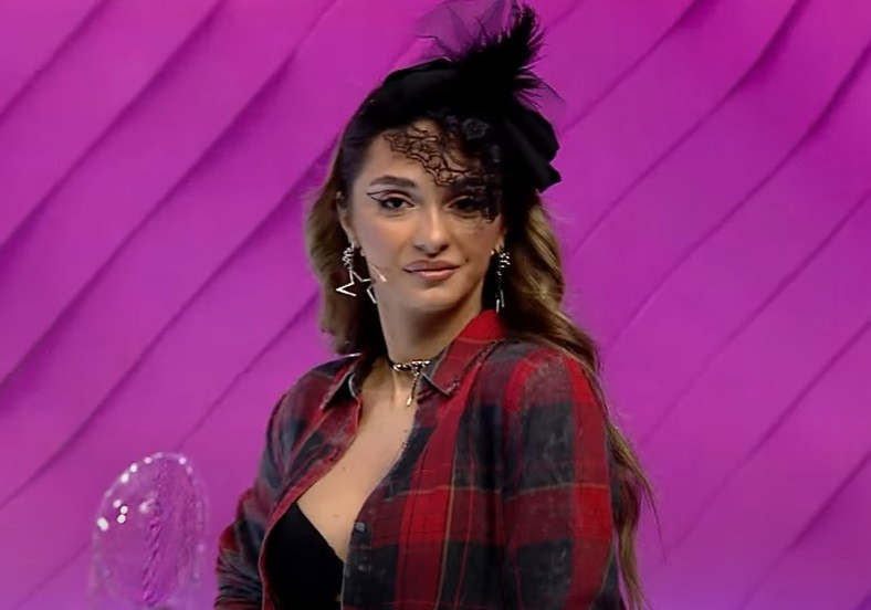 Jurații de la „Bravo, ai stil!” nu au milă față de concurente. Jasmine, desființată din cauza ținutei sale: „Mă scoate din minți”