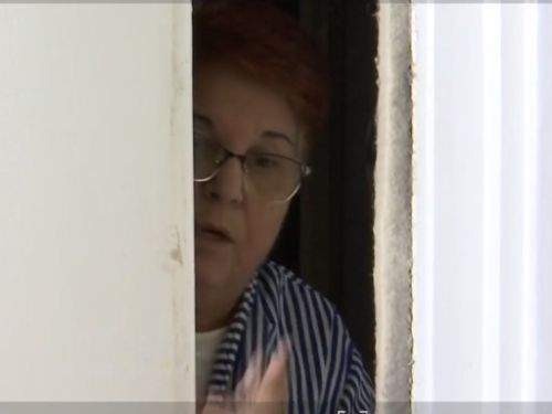 Reacția uluitoare a pensionarei din Galaţi care era să omoare un alpinist utilitar, după ce a început să tragă de corzi: „Eu ce vină am? Mi-am cerut scuze”