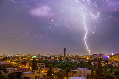 Cod galben de furtuni în 7 judeţe din România