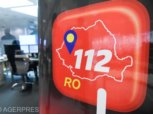 Furtuna puternică din București a generat peste 15.700 de apeluri la 112 și a dus la pierderea a sute de plăcuțe de înmatriculare