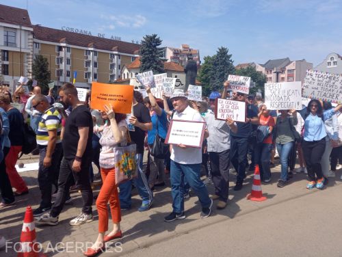 Guvernul vine cu o nouă ofertă pentru sindicaliștii din Educație: 5% în plus și vouchere anuale de 1.500 de lei