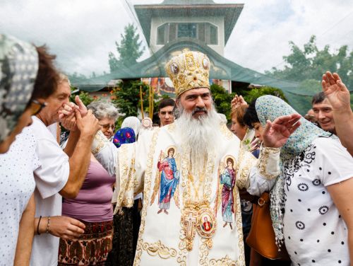 Arhiepiscopul Tomisului, ÎPS Teodosie, urmărit penal pentru cumpărare de influenţă. Prima reacție a clericului român