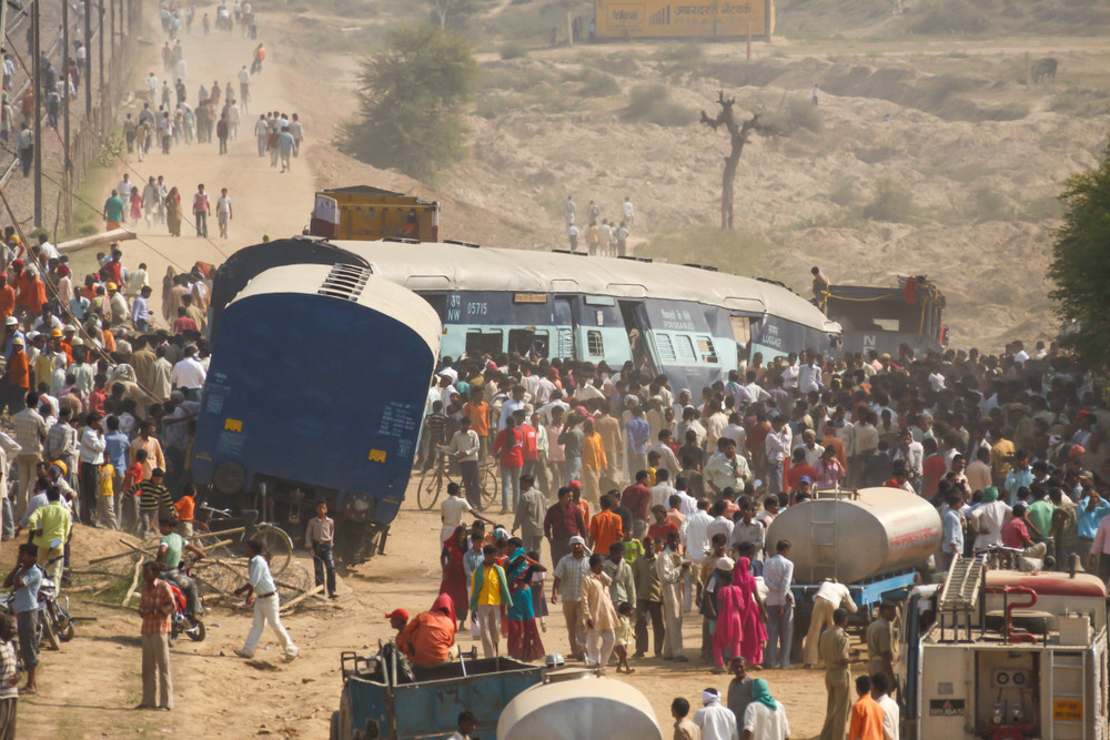 Bilanțul tragediei feroviare din India. Operațiunea de salvare s-a încheiat