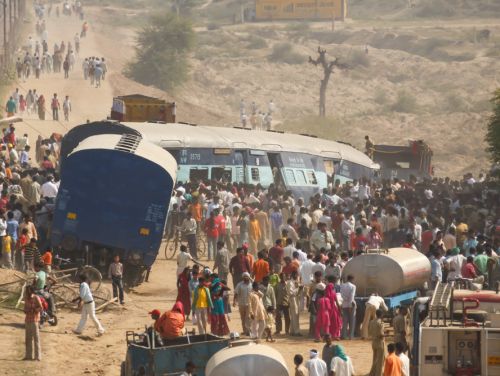 Bilanțul tragediei feroviare din India. Operațiunea de salvare s-a încheiat