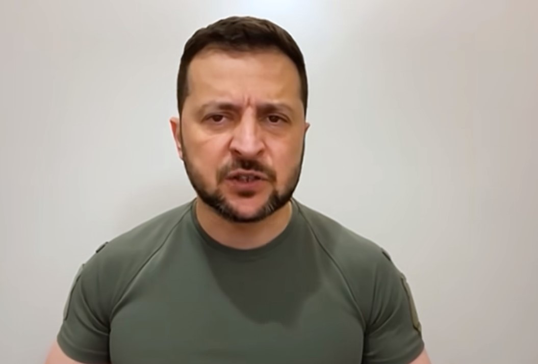 Volodimir Zelenski acuză Rusia că bombardează rutele de evacuare după dezastrul de la Kahovka. Președintele ucrainean a anunțat și noi sancțiuni pentru cei care îl ajută pe Vladimir Putin