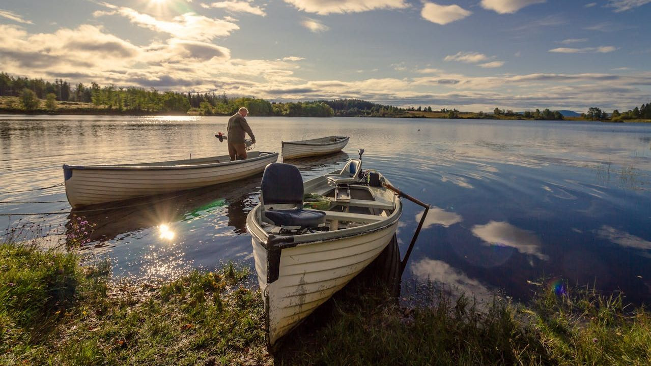 Cum alegi o geantă pescuit care ține pasul cu stilul tău de pescuit