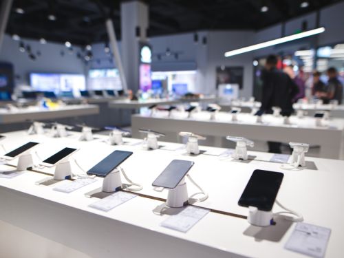 Ce telefoane mobile utilizează românii în 2023. Top 10 cele mai folosite smartphone-uri