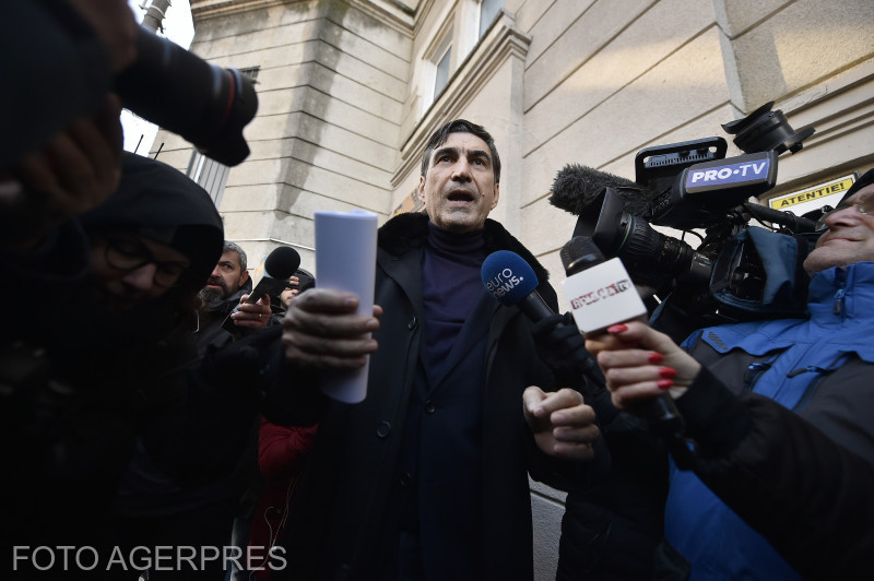 Stenograme în dosarul de la DNA care îi vizează pe Victor Pițurcă și fiul Alexandru