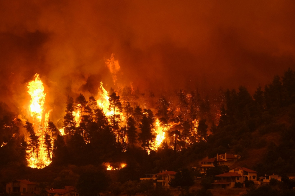 Grecia, a patra zi de luptă cu flăcările. Cea mai grea bătălie se dă în Rodos
