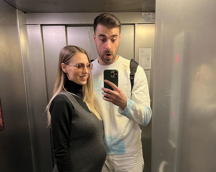 Liviu Teodorescu, pregătit să devină tată. Partenera lui va naște luna viitoare: „Zorii zilei mă prind, scutecele schimbând”