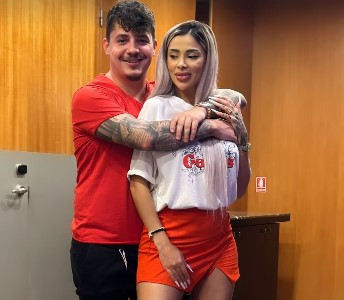 Bogdan de la Ploiești și Cristina Pucean, un an de relație. Cântărețul, surpriză de zile mari pentru iubita sa