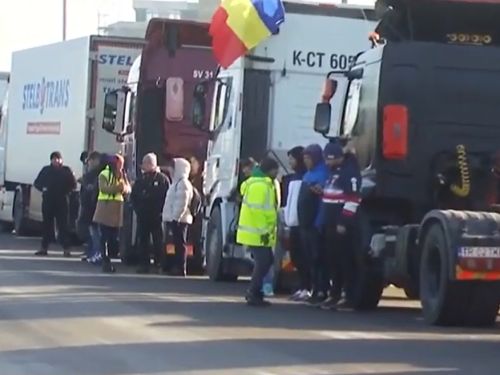 A opta zi de proteste ale fermierilor și transportatorilor. Traficul rutier din Vama Siret și Afumați, restricționat