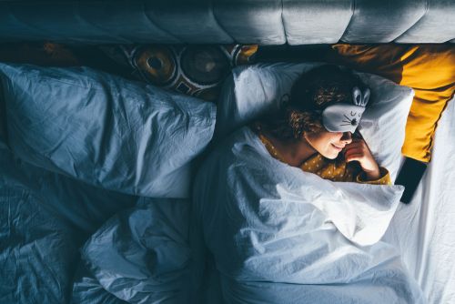 Studiu: Femeile dorm mai puțin și mai prost decât bărbații din cauza diferențelor biologice