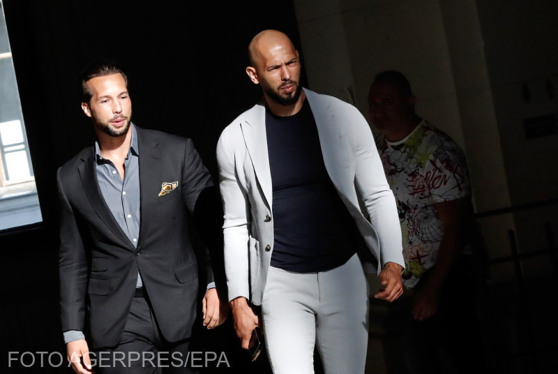 Frații Tate umblă liberi prin România după ce un judecător le-a ridicat interdicția. Cei doi sunt acuzați de viol și trafic de persoane