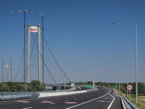 Podul de la Brăila s-a denivelat la doar o lună de la inaugurare