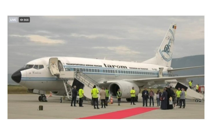 Primul aeroport construit în România de la zero în ultimii 50 de ani, deschis azi, după 15 ani. Prima cursă cu oficialități