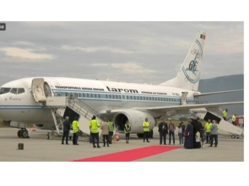 Primul aeroport construit în România de la zero în ultimii 50 de ani, deschis azi, după 15 ani. Prima cursă cu oficialități