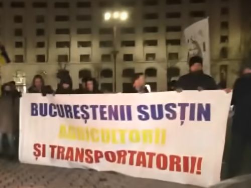 Bucureștenii au protestat în fața Palatului Parlamentului, în semn de susținere pentru fermieri și transportatori