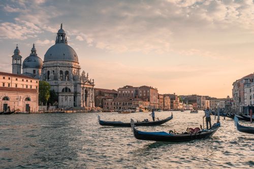 Veneția impune o taxă de intrare pentru turiștii de o zi în încercarea de a limita turismul excesiv