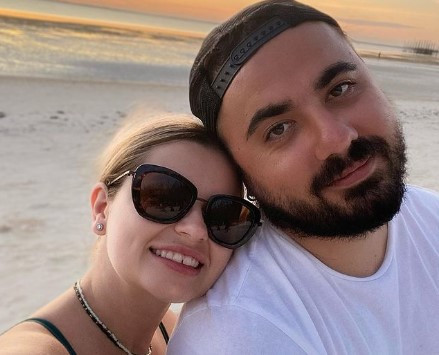 Emi de la Noaptea Târziu și Mădălina, implicați într-un accident: „Problema locurilor de parcare i-a luat mințile”