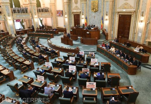 Comisia juridică a Camerei Deputaților a aprobat proiectul de lege pentru devansarea alegerilor prezidențiale