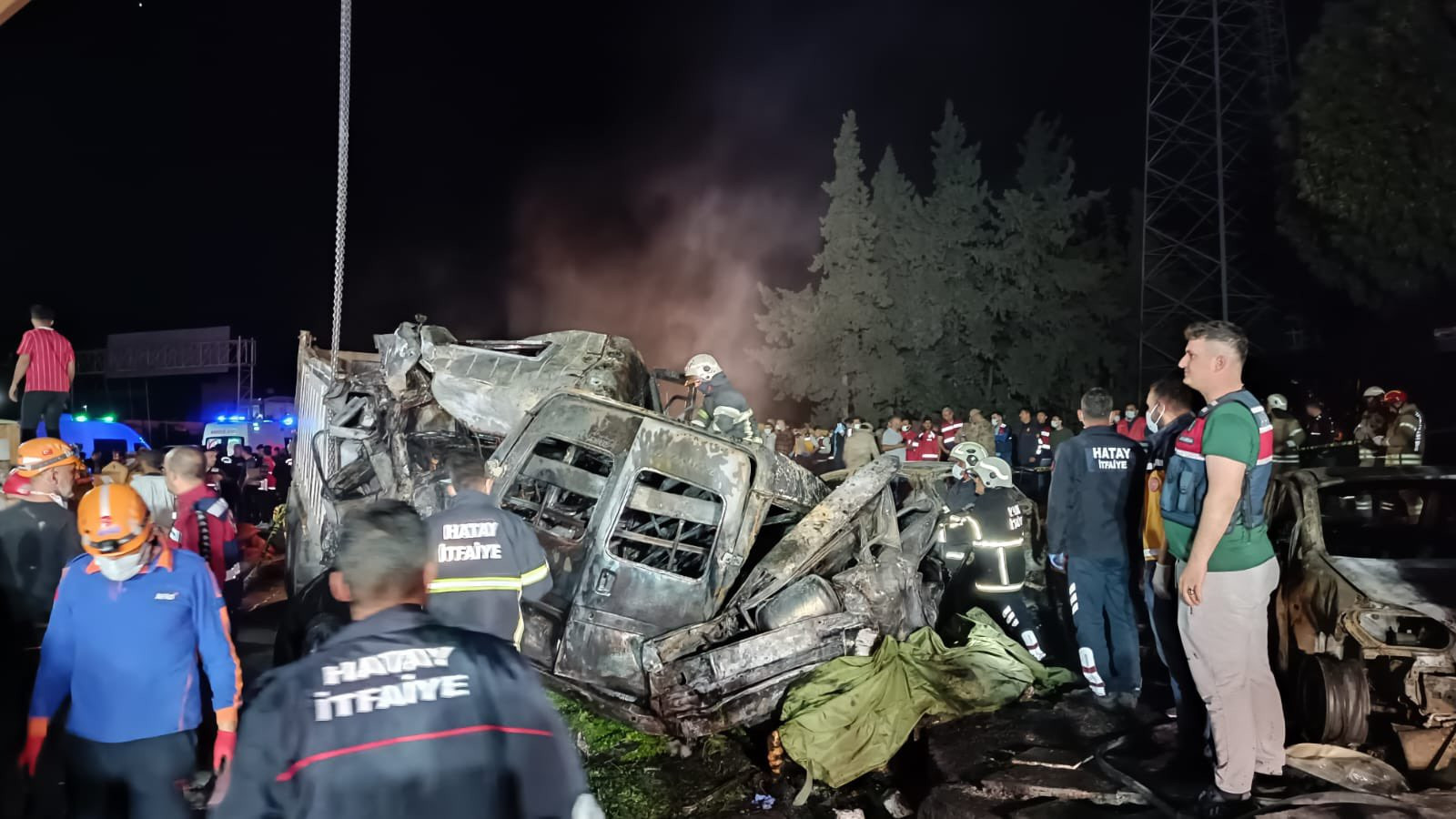 Tragedie în Turcia. Un camion a rămas fără frâne și a intrat în mai multe mașini. 12 persoane au decedat