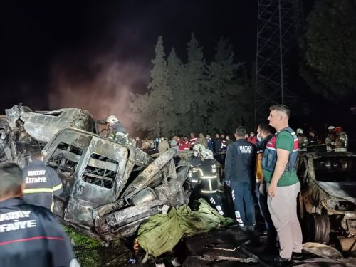 Tragedie în Turcia. Un camion a rămas fără frâne și a intrat în mai multe mașini. 12 persoane au decedat