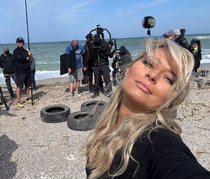 Cum se înțelege Laura Cosoi cu Dana Rogoz și Tily Niculae. Au trecut 20 de ani de când au jucat în „La bloc”