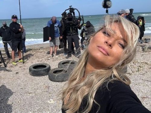 Cum se înțelege Laura Cosoi cu Dana Rogoz și Tily Niculae. Au trecut 20 de ani de când au jucat în „La bloc”