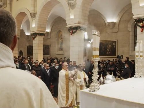 Crăciun în vreme de război. La Betleem, creştinii palestinieni au stat de veghe şi s-au rugat printre ruine pentru pace