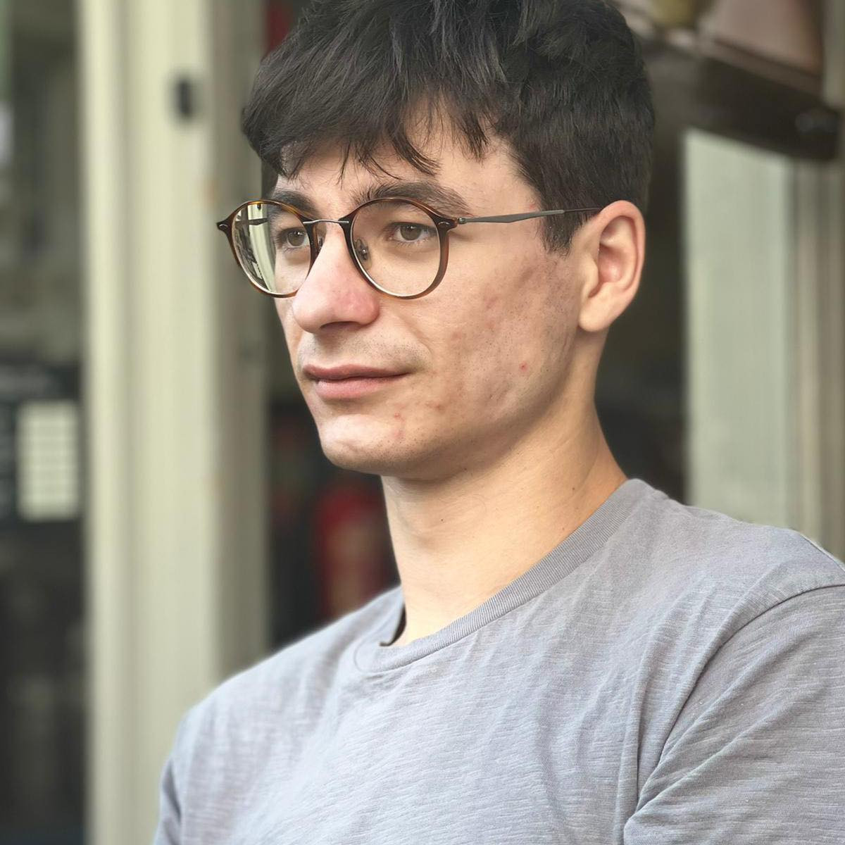 Beyonce, îmbrăcată de un designer român. Este din Bacău, are numai 24 de ani, iar creațiile sale sunt fabuloase