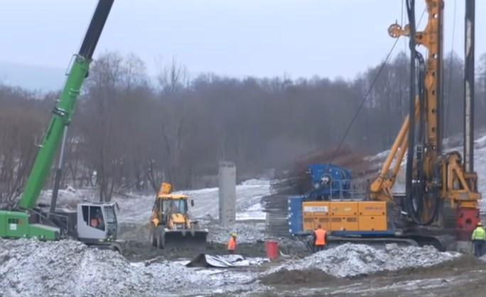 În ce stadiu sunt lucrările pentru tunelurile Alina și Daniela, care vor străbate Munții Carpați. De ce au fost botezate astfel