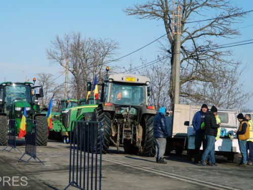 Protestul fermierilor şi al transportatorilor, în București: 5.000 de oameni și 200 de utilaje, în Piața Constituției