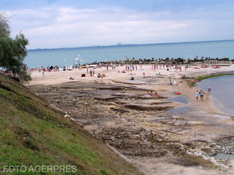 Vreme extremă pe litoral. Fenomen rar, în mijlocul verii: cum a ajuns apa la 13 grade Celsius