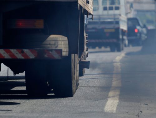 Restricții de circulație în 12 județe pentru autovehiculele de peste 7,5 tone din cauza caniculei